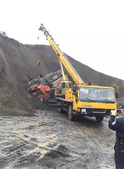 东台上犹道路救援